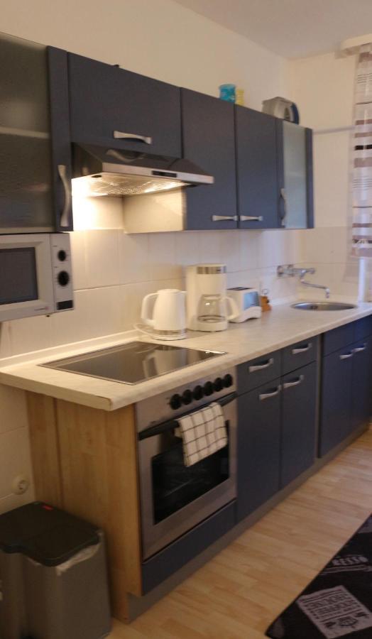 Appartment In Walldorf Mit Schlafzimmer, Kueche Und Bad Eksteriør bilde